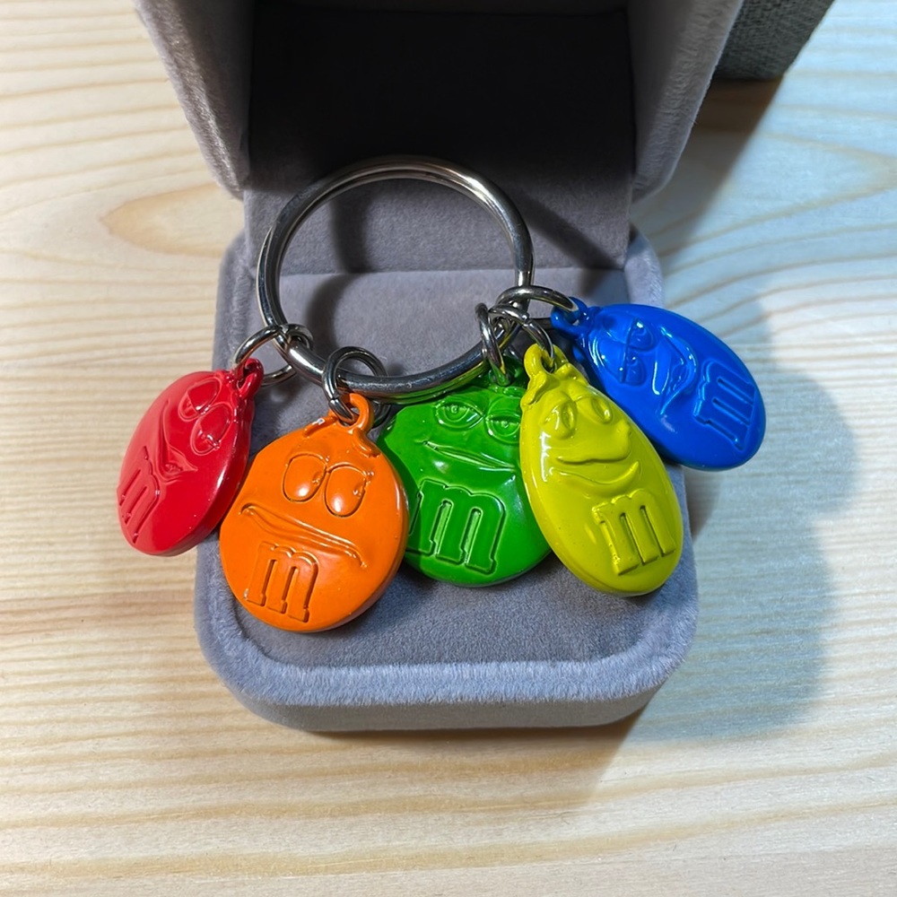 M&M keychain original
